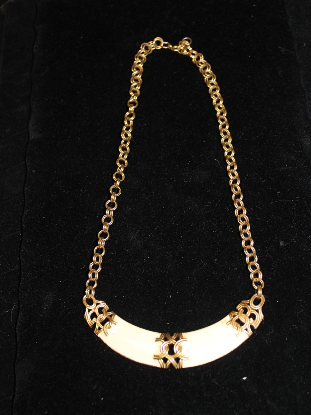 Vintage Avon Royal Crescent Necklace, Chic Gold Tone Rolo Chain Choker